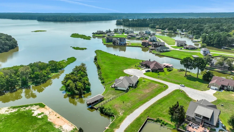 Unit for sale at 11 Peninsula Point, Huntsville, TX 77340