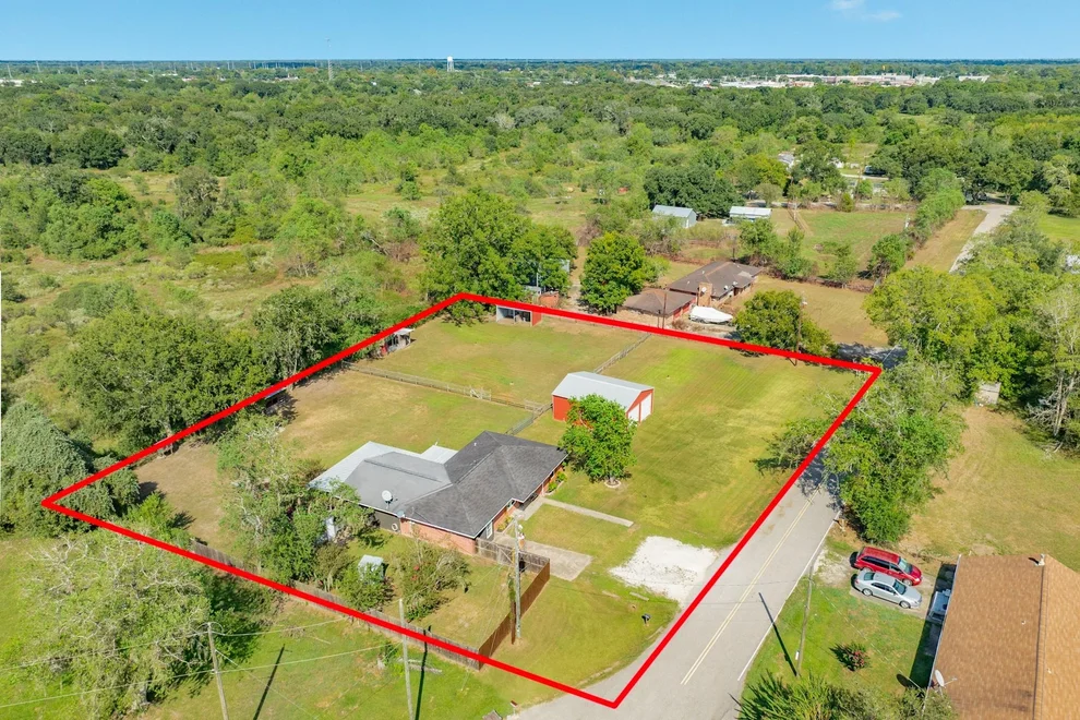 Unit for sale at 1416 Biggam Road, West Columbia, TX 77486