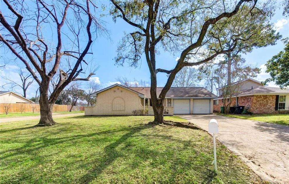 Unit for sale at 6403 Oaknut Drive, Houston, TX 77088