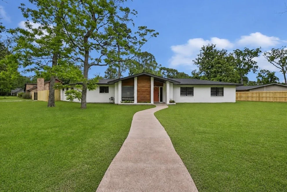 Unit for sale at 22 Sherwood Street, Dayton, TX 77535