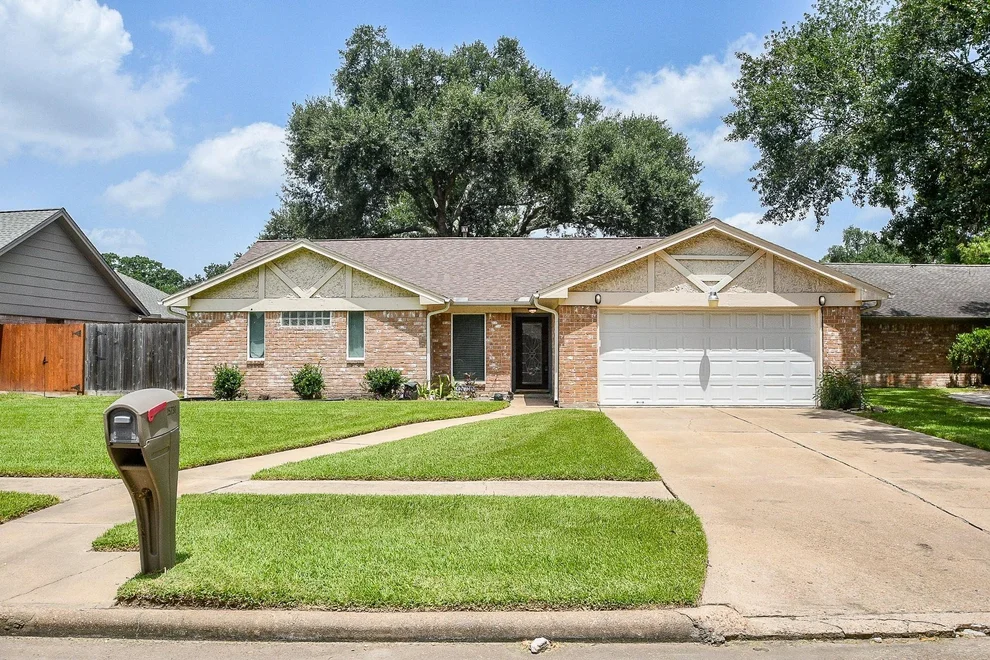 Unit for sale at 15738 Fern Basin Drive, Houston, TX 77084
