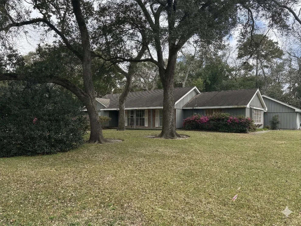 Unit for sale at 825 Shady Lane, La Marque, TX 77568