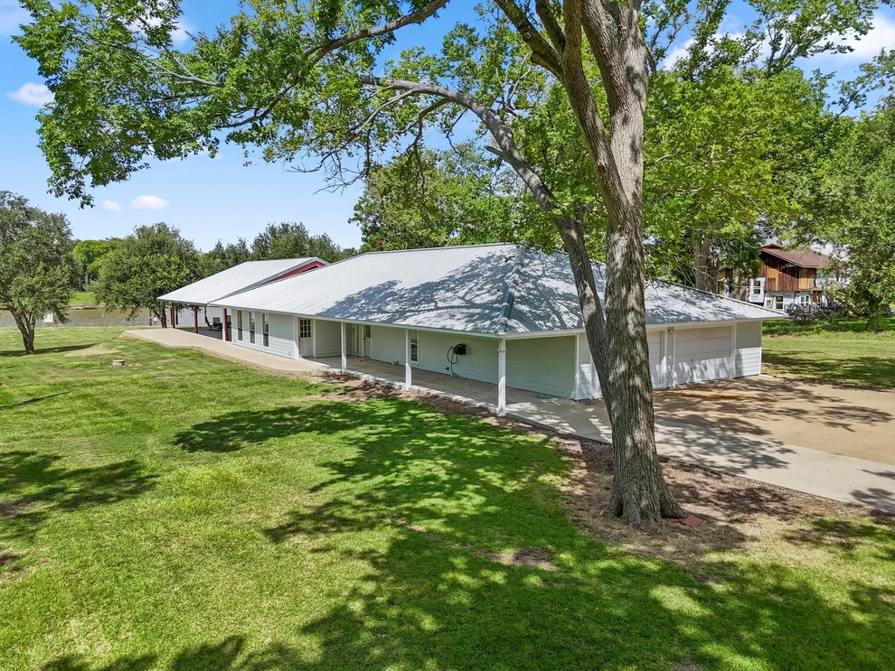 Unit for sale at 448 County Road 243, Matagorda, TX 77414