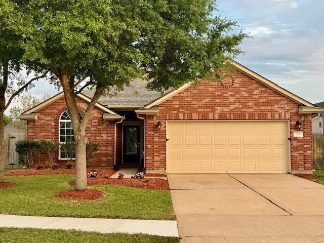 Unit for sale at 1603 Brighton Brook Lane, Pearland, TX 77581