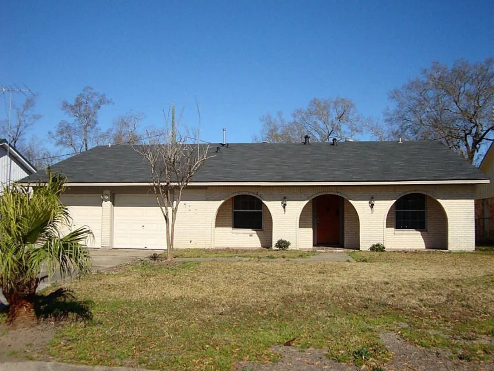 Unit for sale at 406 River Bend Drive, Baytown, TX 77521