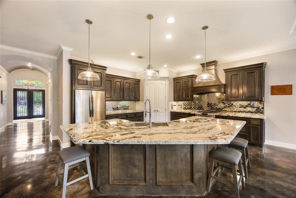 Unit for sale at 12122 Hawthorne Drive, Montgomery, TX 77356
