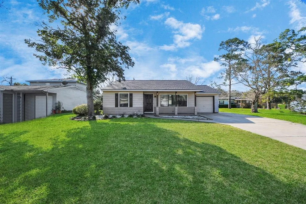 Unit for sale at 710 Dezso Drive, Alvin, TX 77511