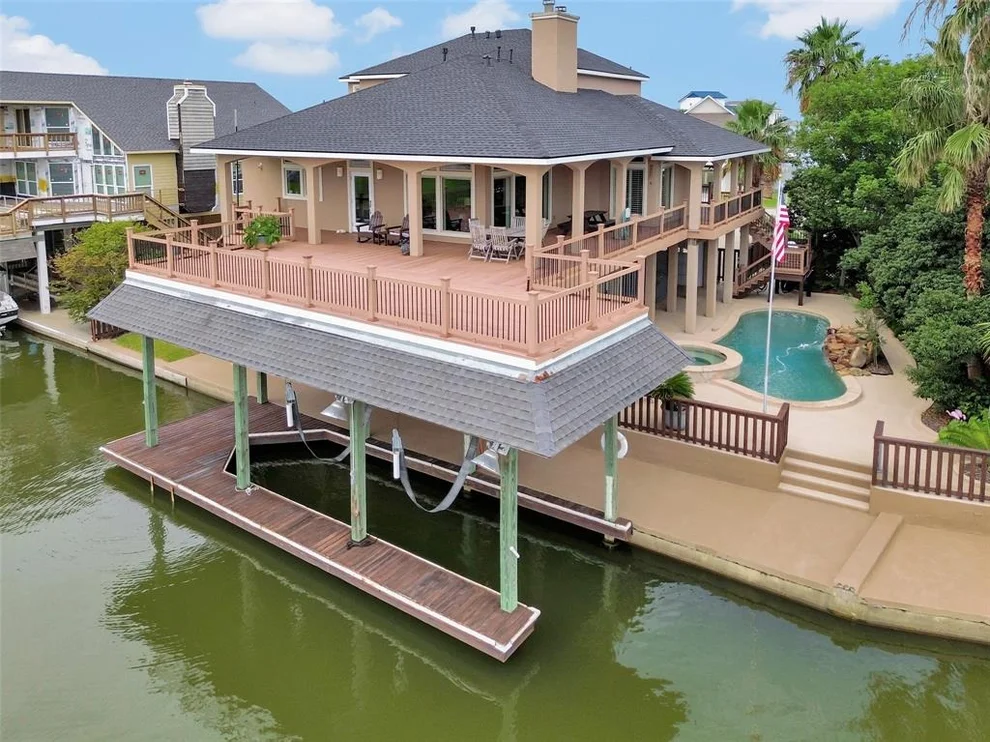 Unit for sale at 1315 Leilani Drive, Tiki Island, TX 77554