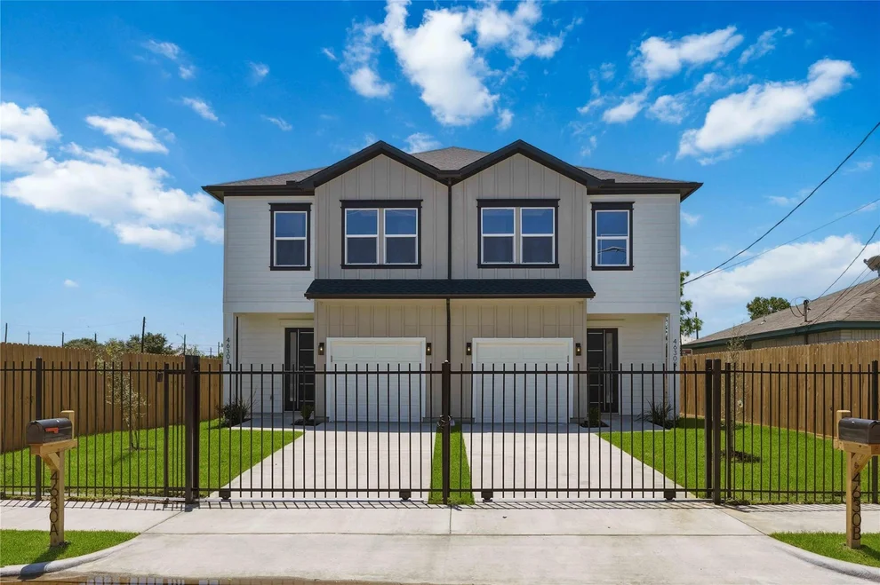 Unit for sale at 4630 Edfield Street, Houston, TX 77033