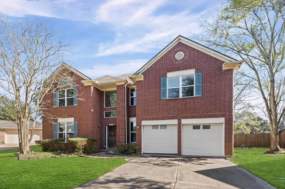 Unit for sale at 1306 Hunter Wood Drive, League City, TX 77573