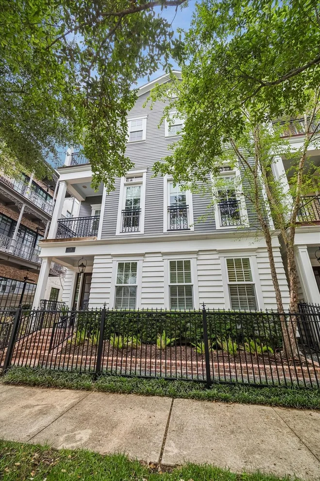 Unit for sale at 1708 Ashland Street, Houston, TX 77008