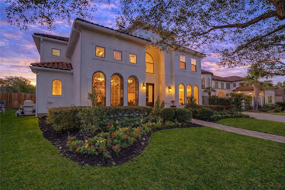 Unit for sale at 14014 Hampton Cove Drive, Houston, TX 77077