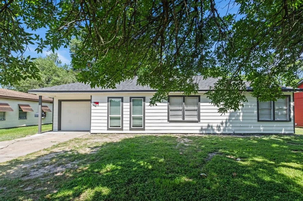 Unit for sale at 1111 Johnson Street, Pasadena, TX 77506