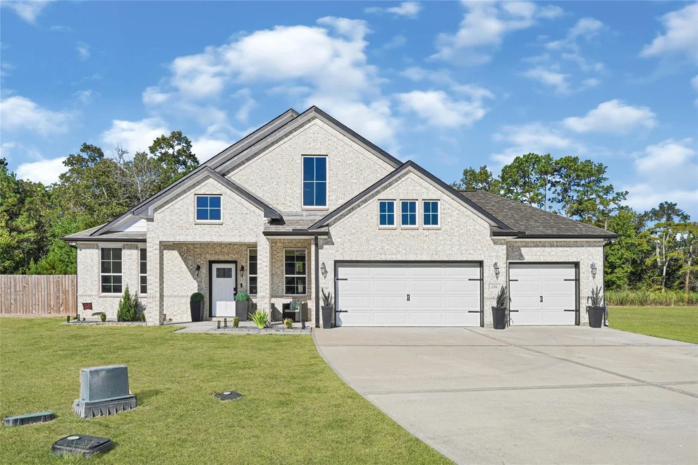 Unit for sale at 721 Little Spring Court, Anahuac, TX 77514