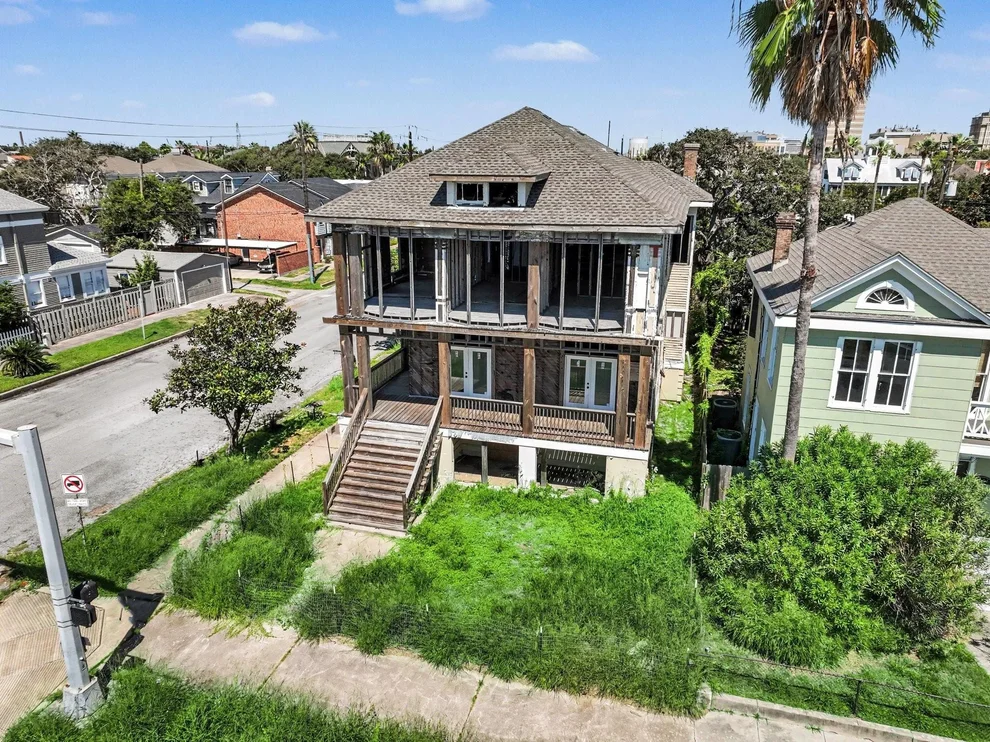 Unit for sale at 1128 Broadway Street, Galveston, TX 77550