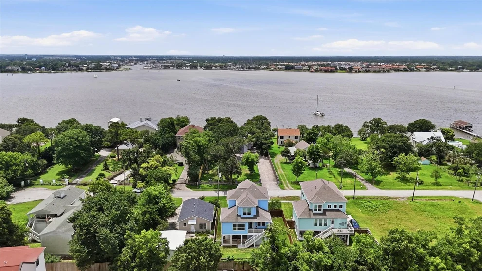 Unit for sale at 2922 Seargent Street, Seabrook, TX 77586