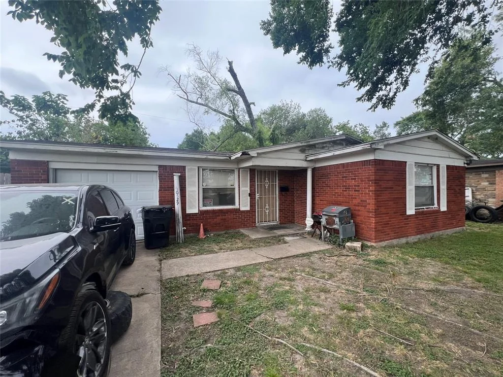Unit for sale at 10529 Hartsook Street, Houston, TX 77034