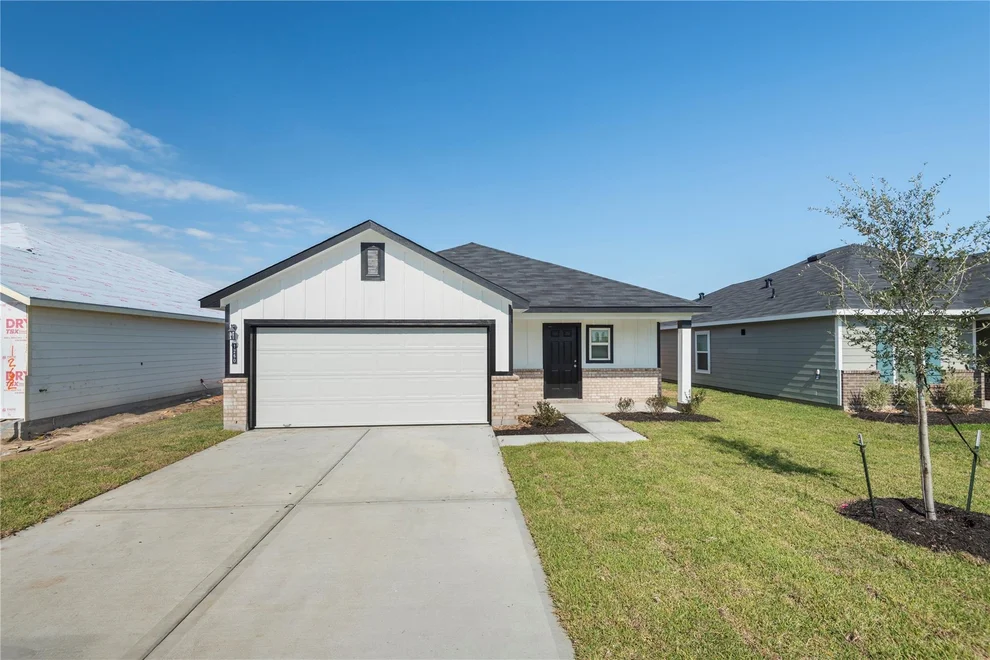 Unit for sale at 514 Oak Chase Avenue, Dayton, TX 77535