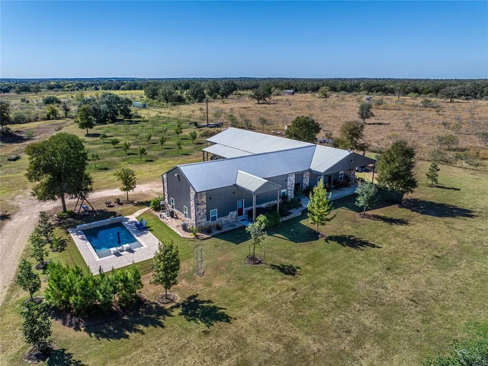 Unit for sale at 765 High Crossing Road, Smithville, TX 78957