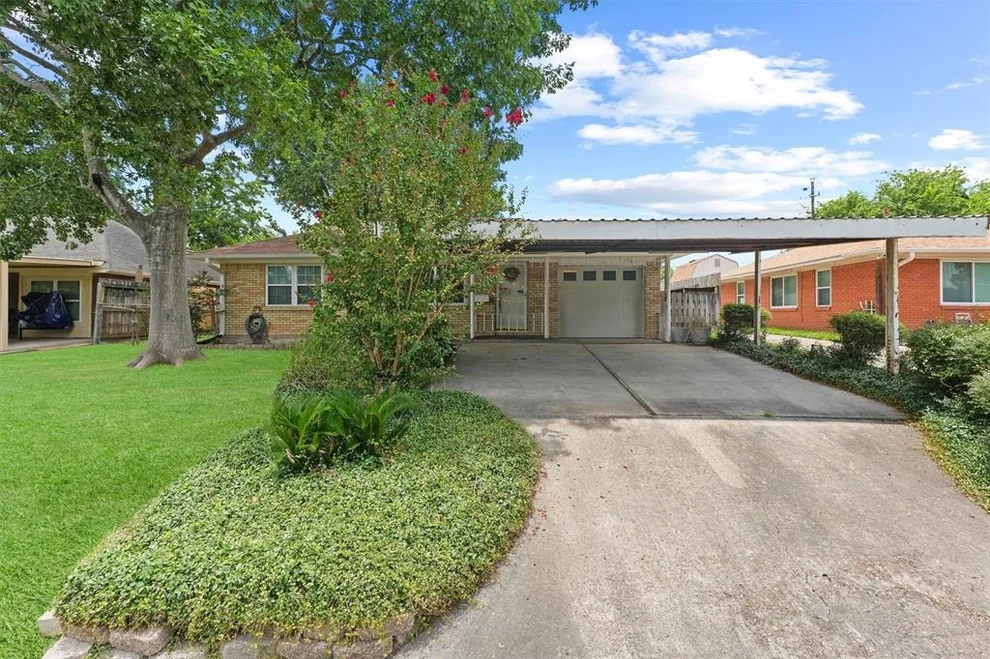 Unit for sale at 2106 Huckleberry Lane, Pasadena, TX 77502