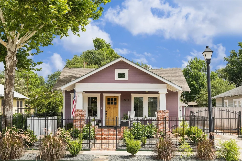 Unit for sale at 1019 E 14th Street, Houston, TX 77009