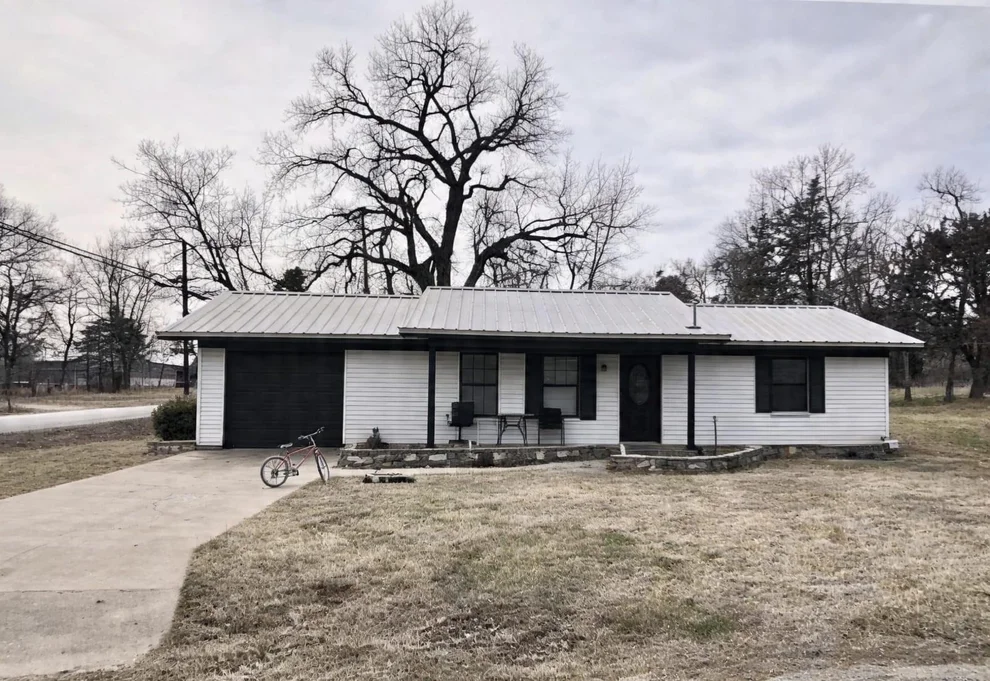 Unit for sale at 303 Ike Street, Fairfield, TX 75840