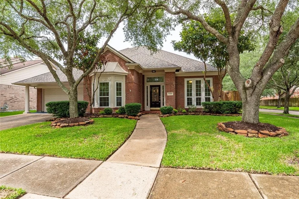 Unit for sale at 13302 Scenic Glade Drive, Houston, TX 77059