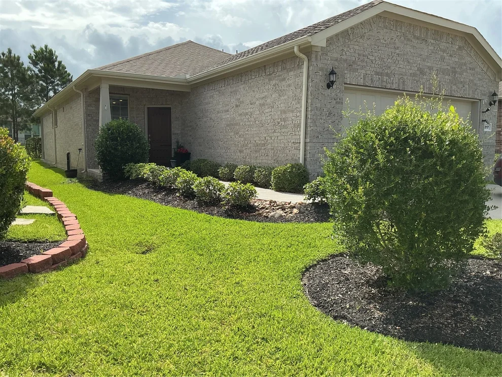 Unit for sale at 217 Flaxen Chestnut, Spring, TX 77382