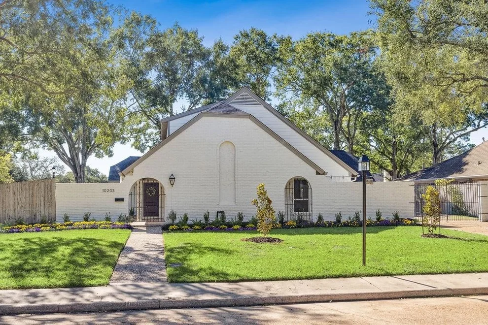 Unit for sale at 10203 Meadow Lake Lane, Houston, TX 77042