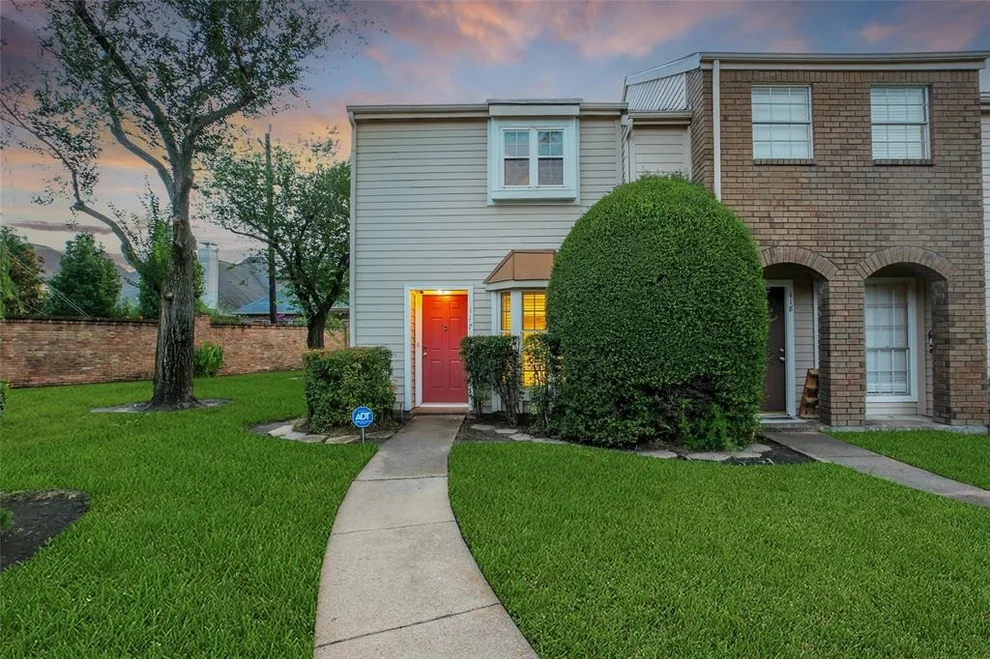 Unit for sale at 2002 Gentryside Drive, Houston, TX 77077