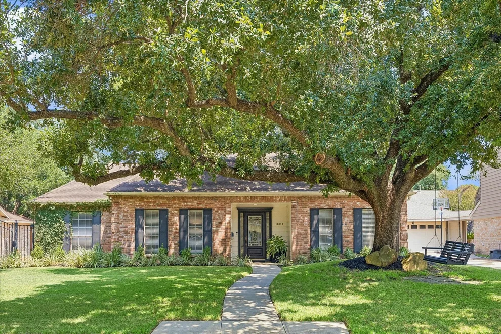 Unit for sale at 11010 Overbrook Lane, Houston, TX 77042