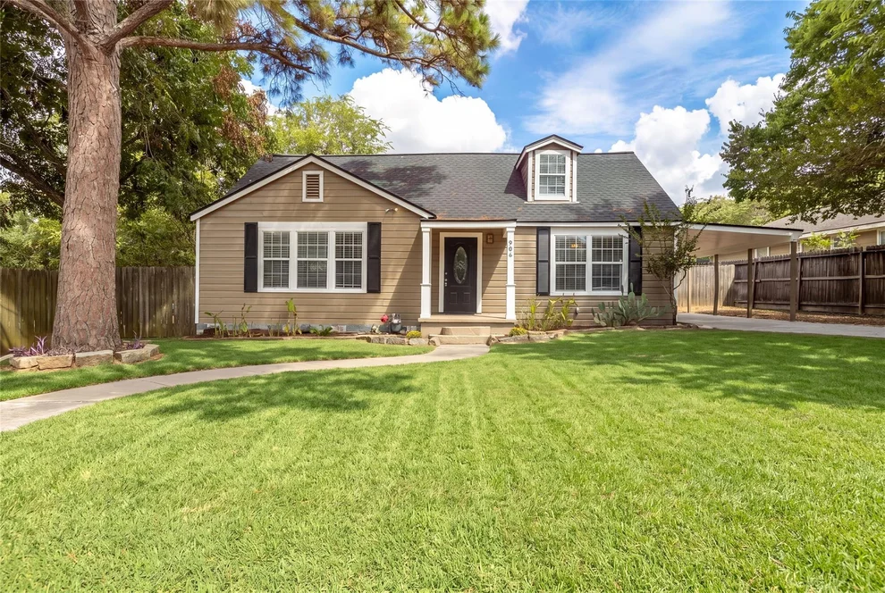 Unit for sale at 906 W First Street, Brenham, TX 77833