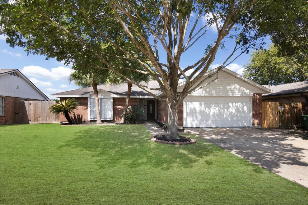 Unit for sale at 13206 Ensley Wood Drive, Houston, TX 77082