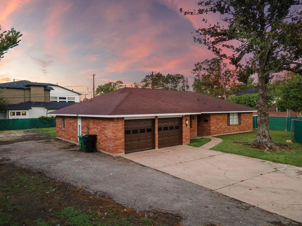 Unit for sale at 7819 Edgeway Drive, Houston, TX 77055