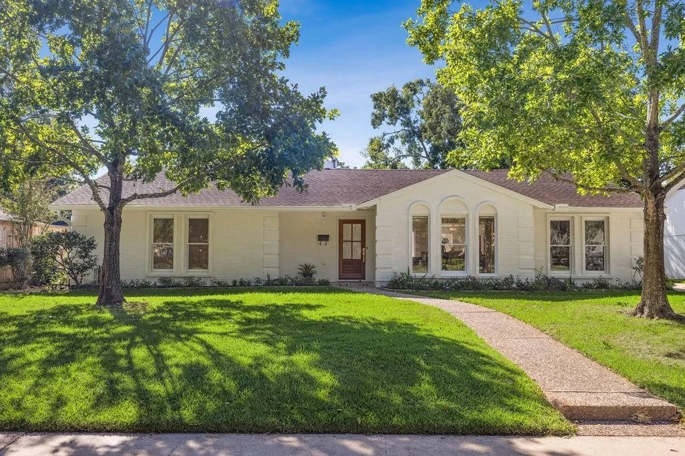 Unit for sale at 10027 Longmont Drive, Houston, TX 77042