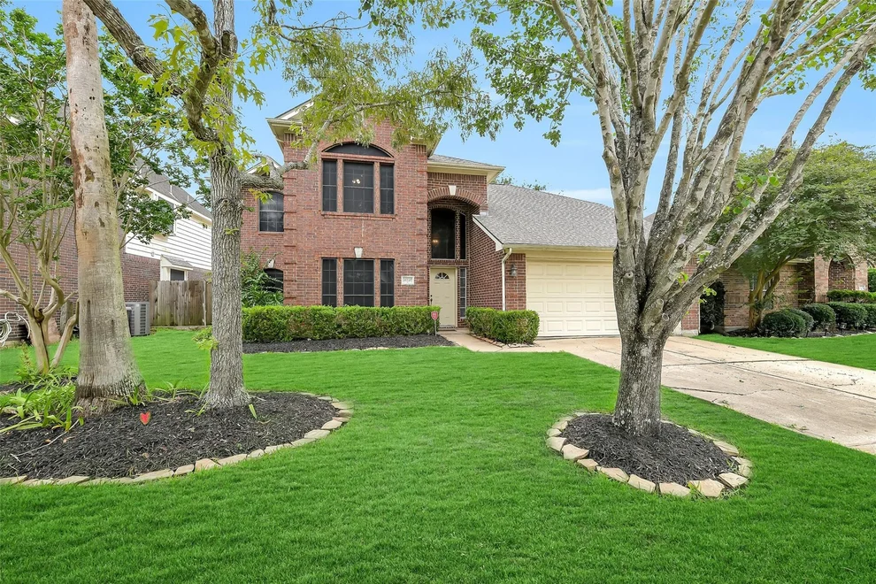 Unit for sale at 16830 Ship Anchor Drive, Friendswood, TX 77546