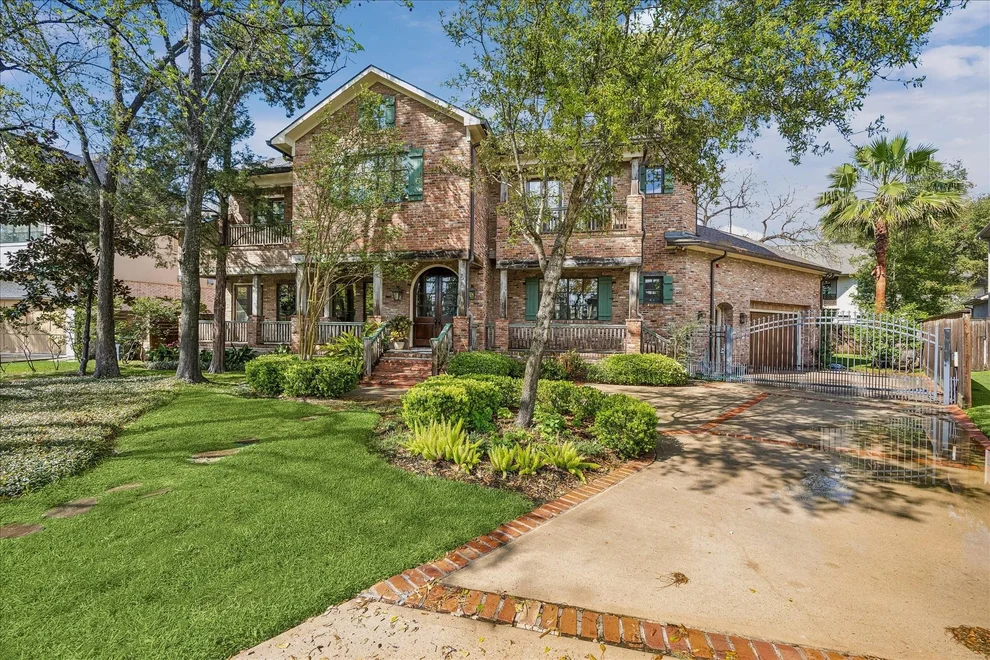 Unit for sale at 8810 Echo Valley Drive, Spring Valley Village, TX 77055
