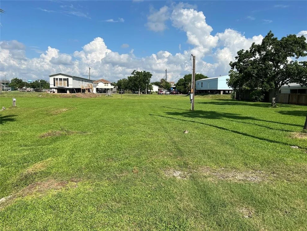 Unit for sale at 238 16th Street, San Leon, TX 77539