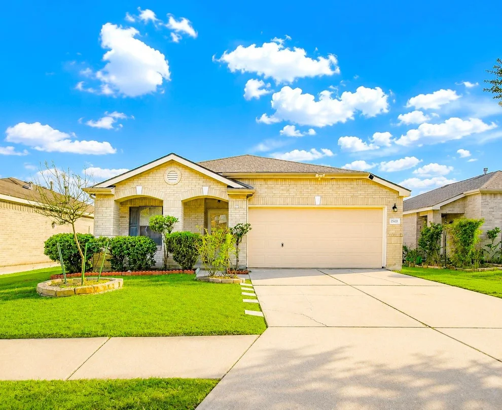 Unit for sale at 15639 Western Skies Drive, Houston, TX 77086