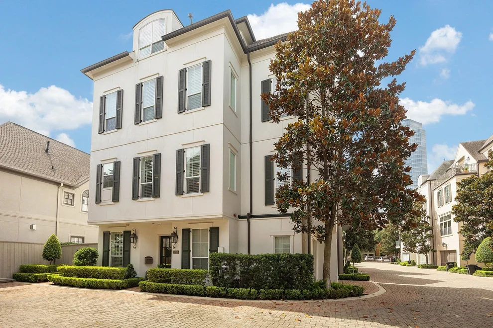 Unit for sale at 1211 Wynden Commons Lane, Houston, TX 77056