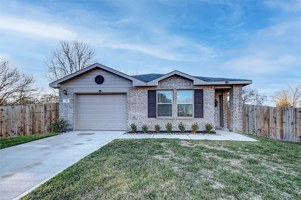 Unit for sale at 20 Carol Court, Brookshire, TX 77423