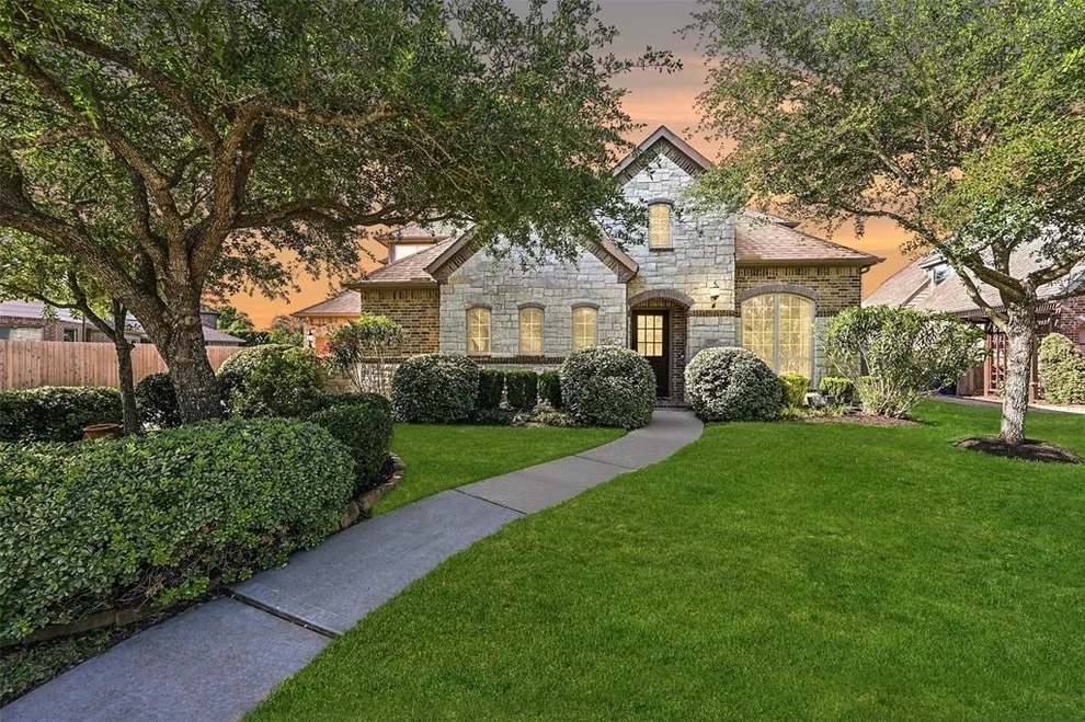 Unit for sale at 137 Bandera Creek Lane, Friendswood, TX 77546