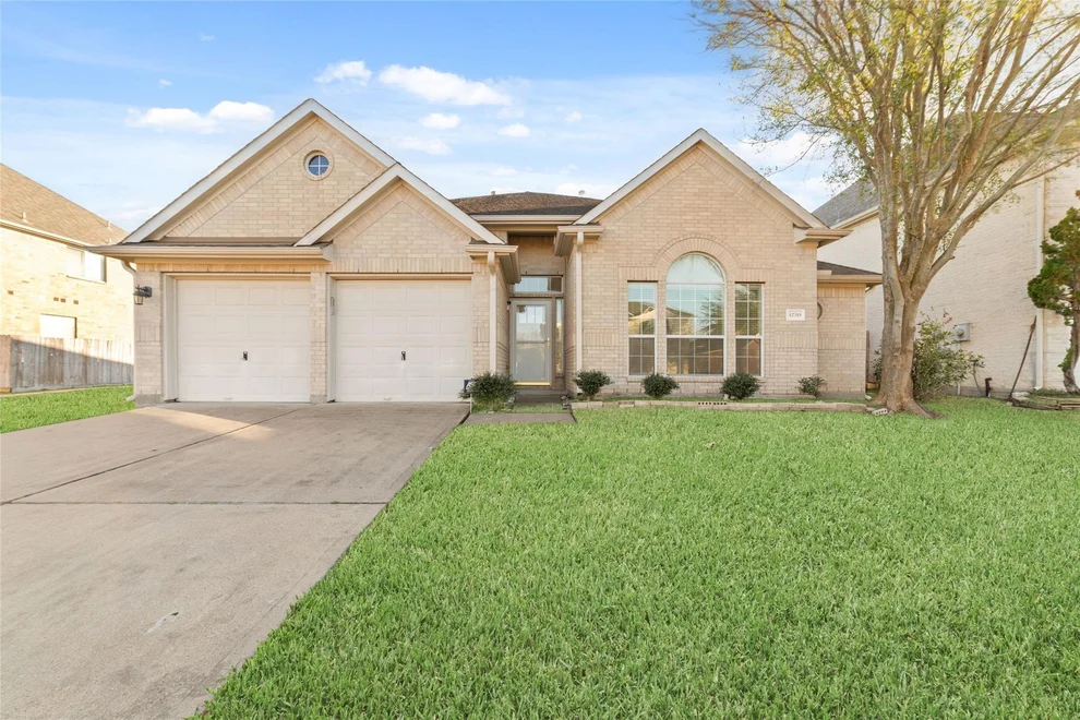 Unit for sale at 12519 Nantucket Road, Sugar Land, TX 77478
