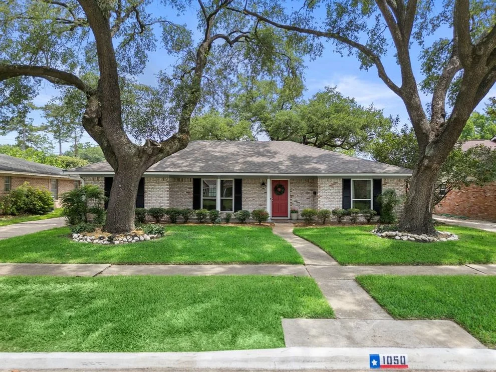 Unit for sale at 1050 Cottage Oak Lane, Houston, TX 77091