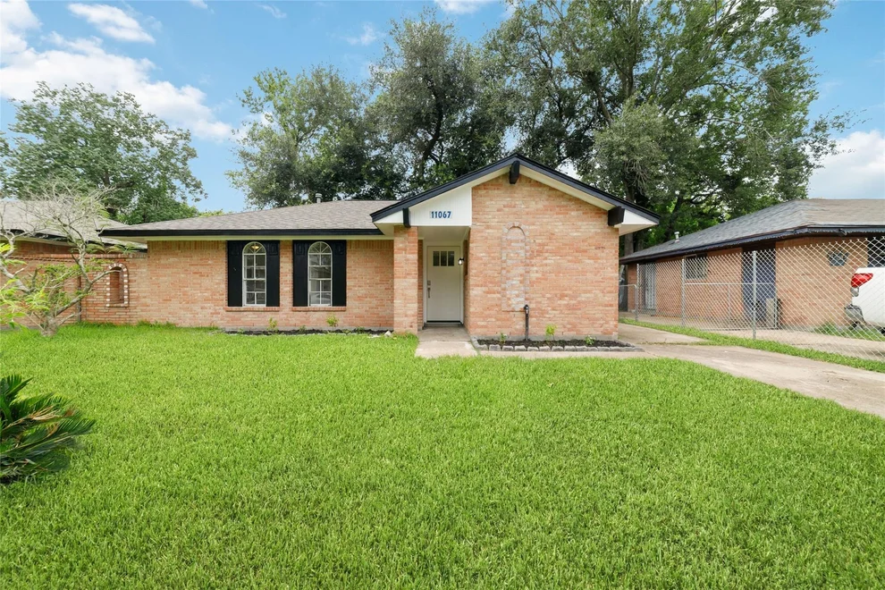 Unit for sale at 11067 Vailview Drive, Houston, TX 77016
