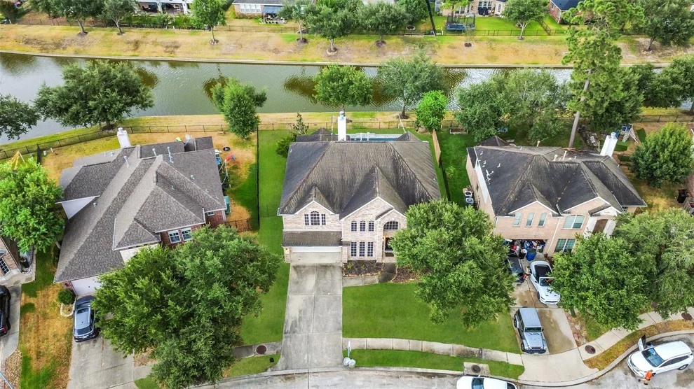 Unit for sale at 30214 Vinebriar Drive, Spring, TX 77386