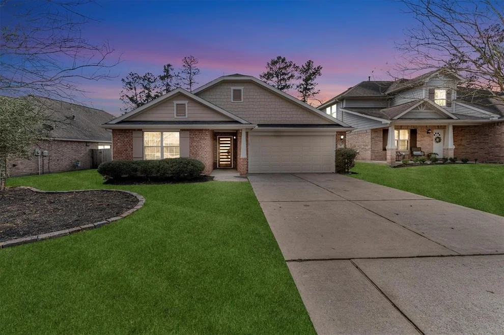 Unit for sale at 19 N Star Ridge Circle, The Woodlands, TX 77382