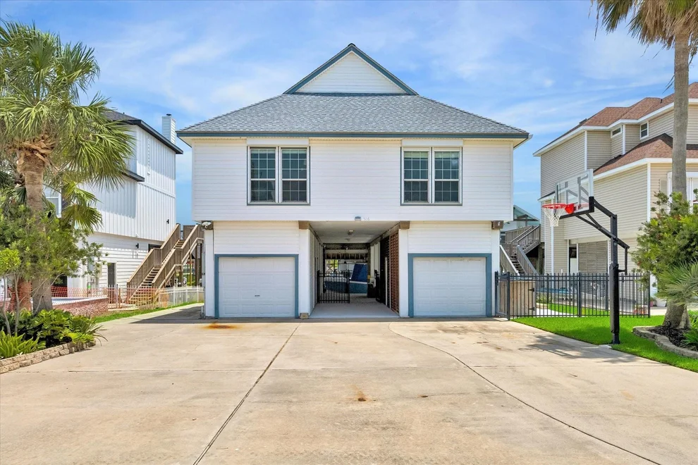 Unit for sale at 506 Westerly Drive, Tiki Island, TX 77554