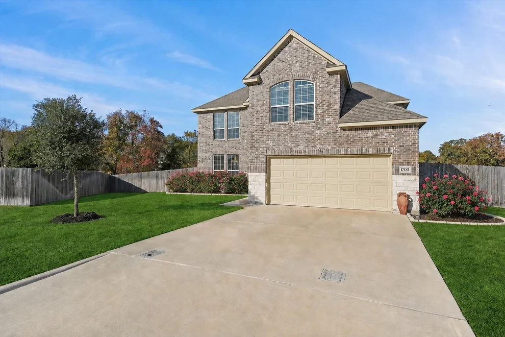 Unit for sale at 1700 Twin Oaks Circle, Brenham, TX 77833