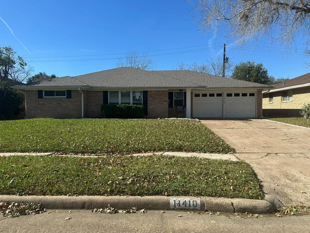 Unit for sale at 11410 Ashcroft Drive, Houston, TX 77035